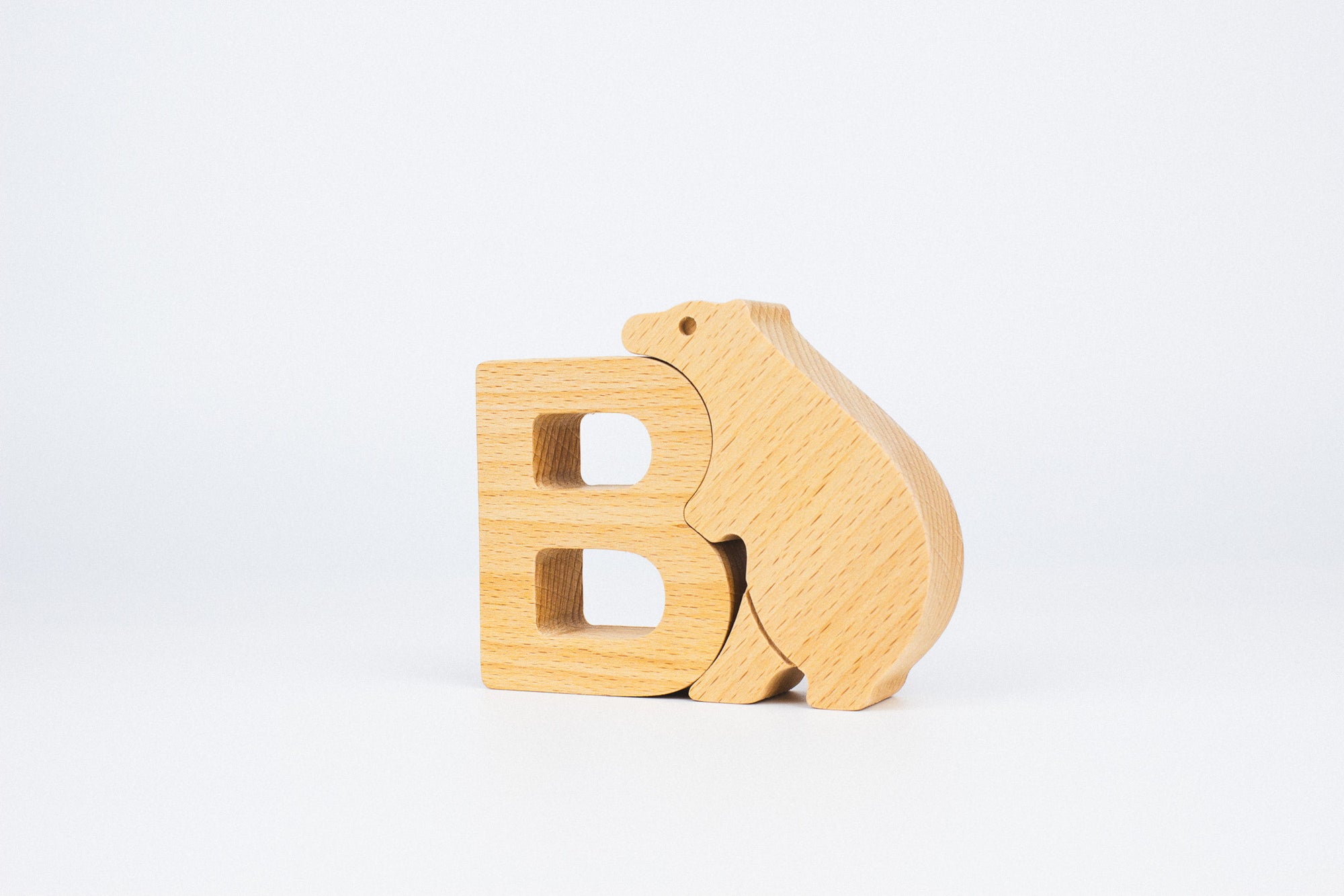 Litera B, Bear,  jucărie educativă pentru copii.
Letter B, Bear, educational alphabet toy for kids.
B is for... BEAR
Wooden ABC animals and letters for preschoolers