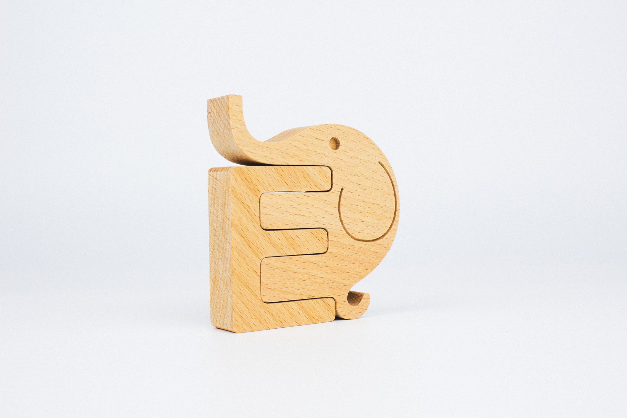 Litera E, Elephant,  jucărie educativă pentru copii.
Letter E, Elephant, educational alphabet toy for kids.
E is for... Elephant
